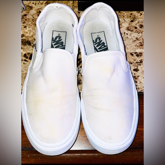 Dragon Juice all natural Liquid soap
2 - 32oz spray containers (1/2 gal total) - Picture 5 of 17